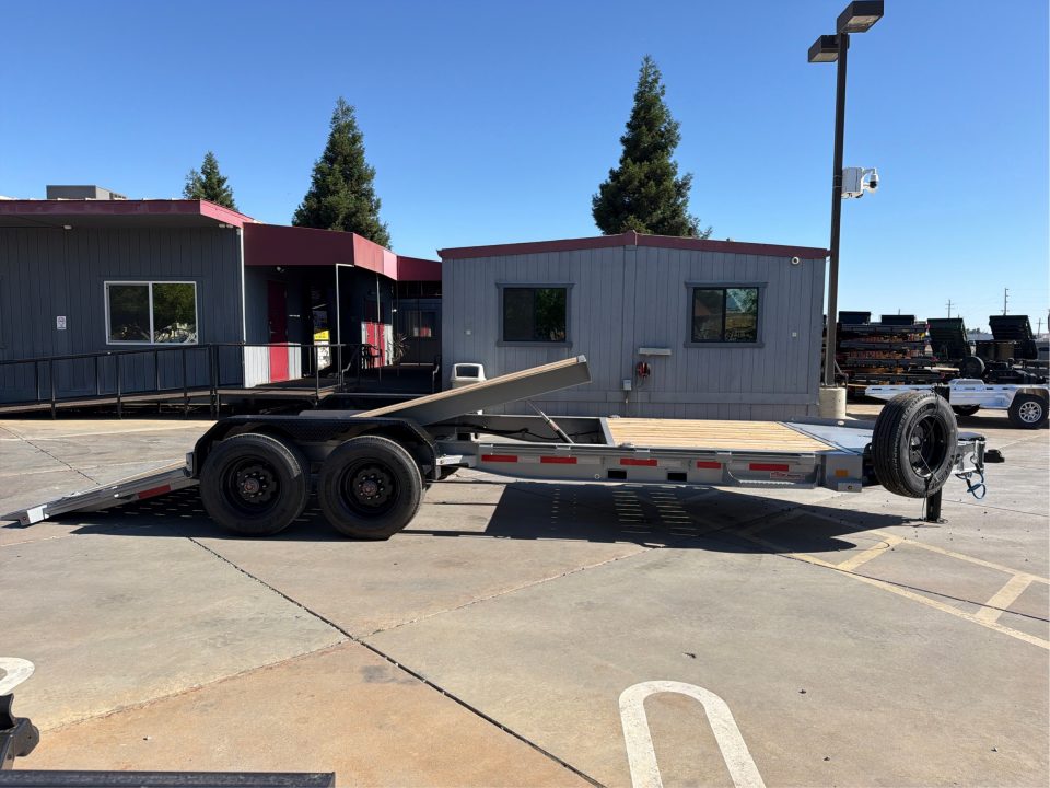 New 2026 Diamond C Trailers HDT210L22X82 7FT X 22FT 23K GVW Tilt Trailer