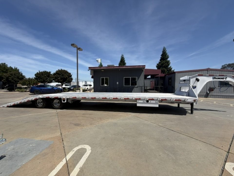 New 2026 Diamond C Trailers FMAX212L40X102HDT 8.5FT X 40FT 25.9K GVW TA-D Equipment Trailer