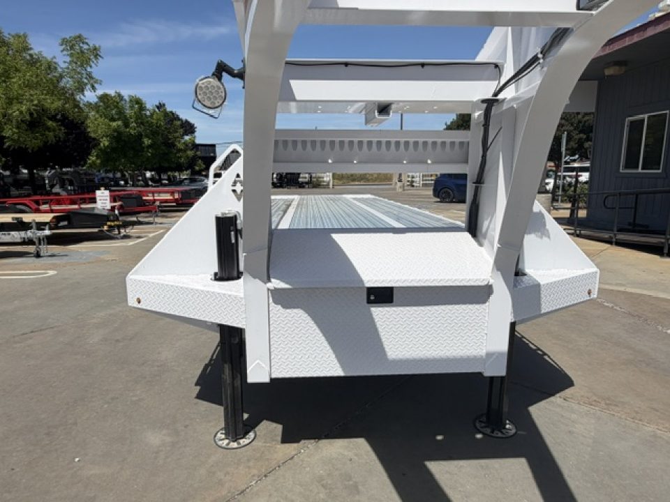 New 2026 Diamond C Trailers FMAX212L40X102HDT 8.5FT X 40FT 25.9K GVW TA-D Equipment Trailer