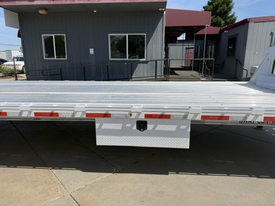 New 2026 Diamond C Trailers FMAX212L40X102HDT 8.5FT X 40FT 25.9K GVW TA-D Equipment Trailer