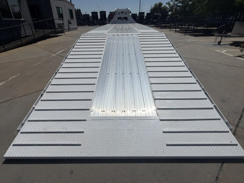 New 2026 Diamond C Trailers FMAX212L40X102HDT 8.5FT X 40FT 25.9K GVW TA-D Equipment Trailer