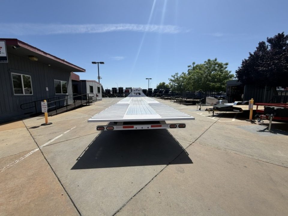 New 2026 Diamond C Trailers FMAX212L40X102HDT 8.5FT X 40FT 25.9K GVW TA-D Equipment Trailer