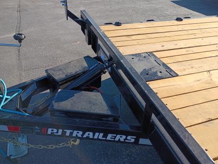 New 2027 PJ Trailers TH202