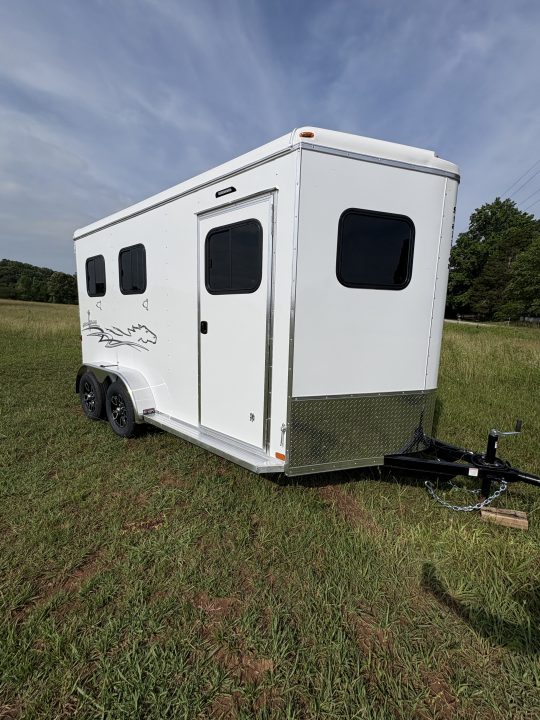 New 2027 Homesteader 2 Horse Slant Load Trailer