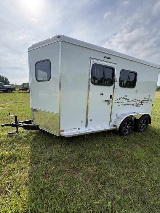 New 2027 Homesteader 2 Horse Slant Load Trailer