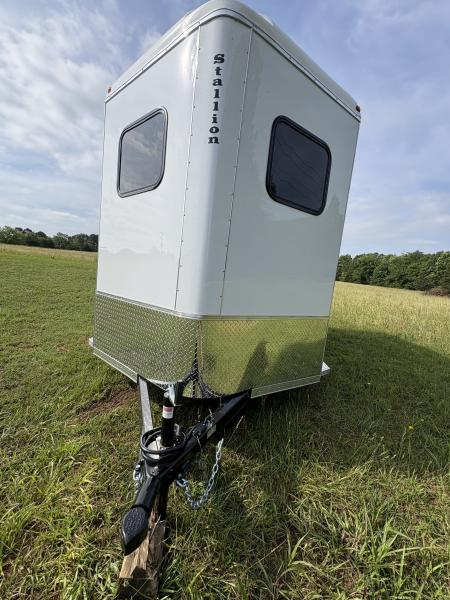 New 2027 Homesteader 2 Horse Slant Load Trailer