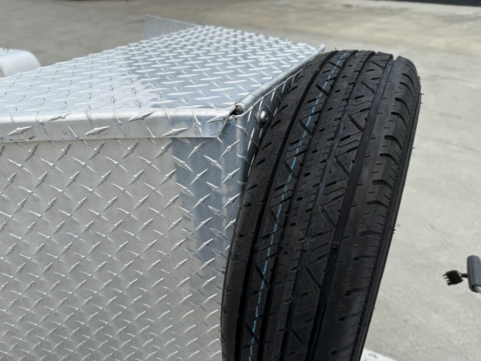 Used Like New 2020 Aluma ALL ALUMINUM 5"x10' flatbed tilt and aluminum wheels EXCELLENT Condition