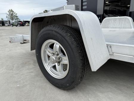 Used Like New 2020 Aluma ALL ALUMINUM 5"x10' flatbed tilt and aluminum wheels EXCELLENT Condition