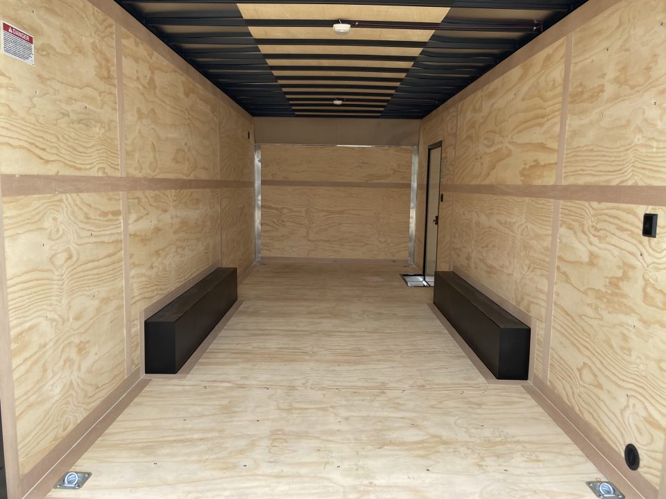 New United Trailers UXT-8.520 Contractor