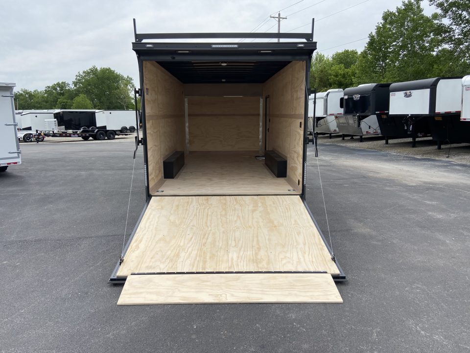 New United Trailers UXT-8.520 Contractor
