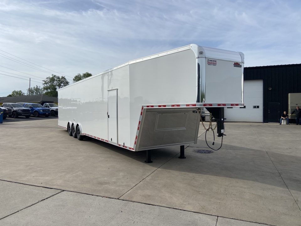 New United UXGN-8.546 Car Trailer