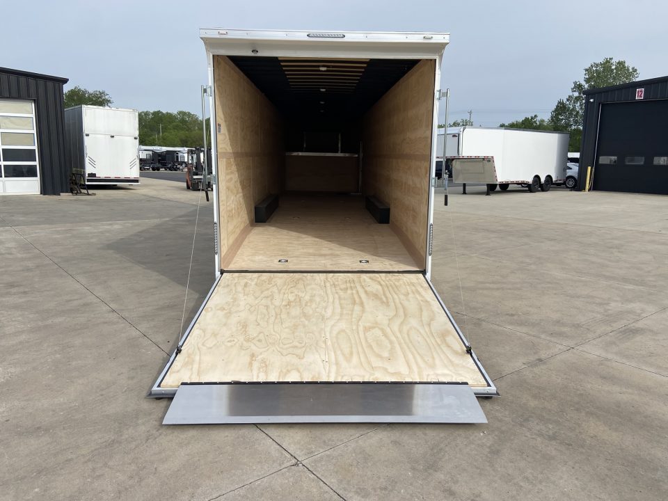 New United UXGN-8.546 Car Trailer