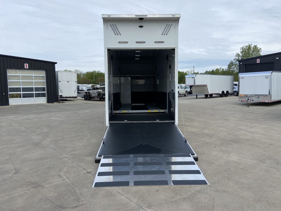 New United Trailers USH-8.532 Stacker