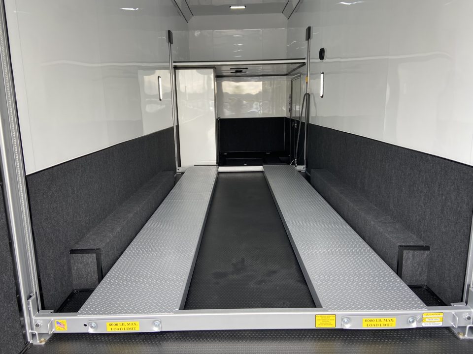 New United Trailers USH-8.532 Stacker