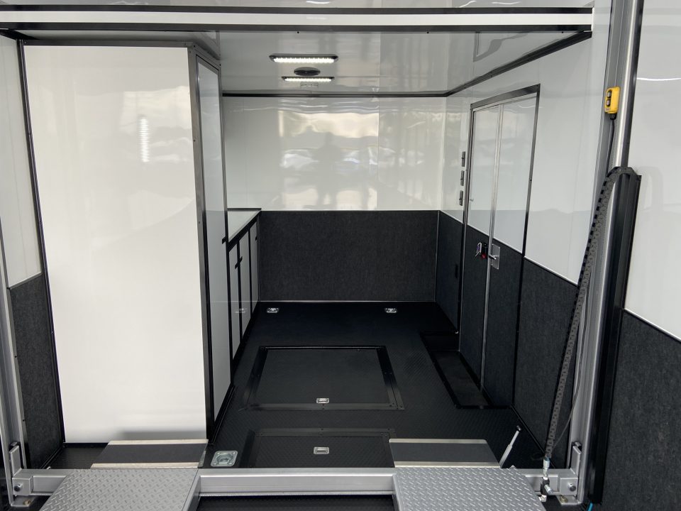 New United Trailers USH-8.532 Stacker