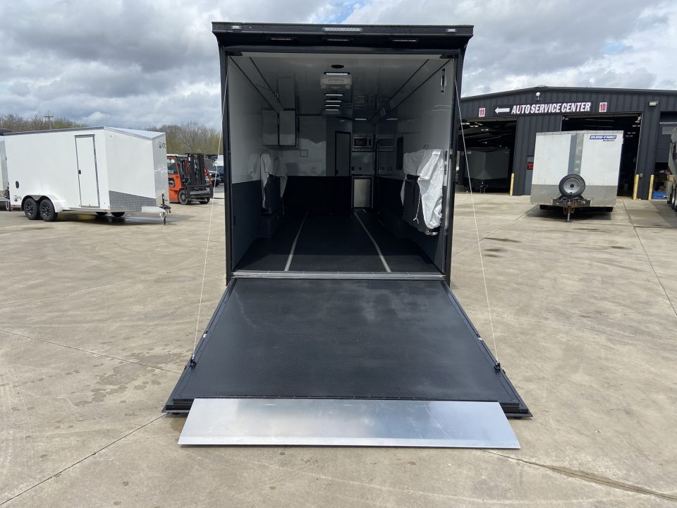 New United USH-8.532 Racing Trailer