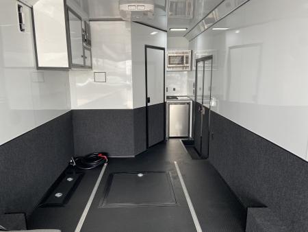 New United USH-8.532 Racing Trailer