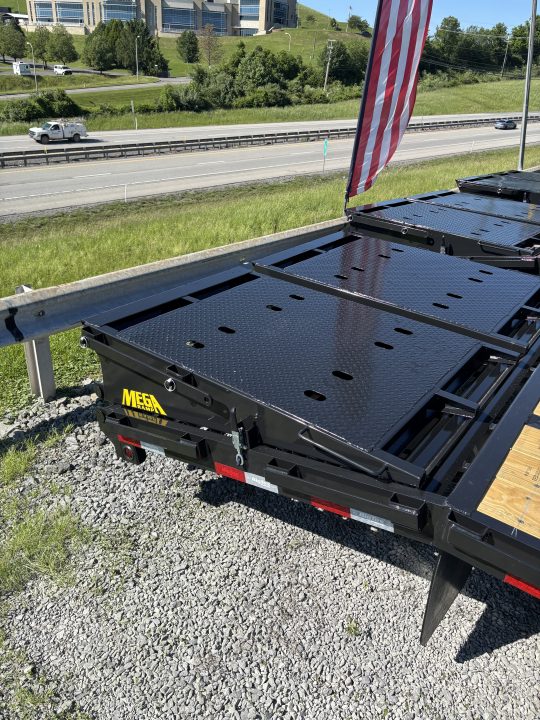 New 2026 Big Tex Trailers 8.5x 30 (25+5) Gooseneck Deckover Trailer