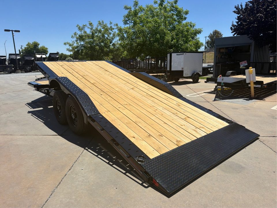 New 2026 Diamond C Trailers HXD207L22X102 8.5FT X 22FT 14.9K GVW Tilt Trailer