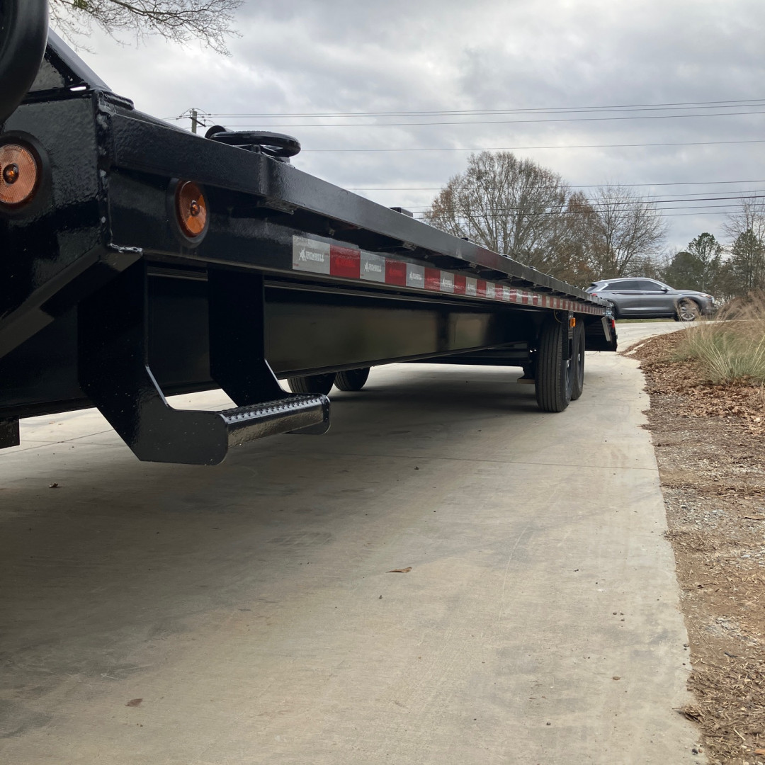 New 2026-Iron-Bull-Trailers-Iron-Bull-8.5×32-27+5-14K-Non-CDL-Flatbed-FG14K832MSI-NECKDECK