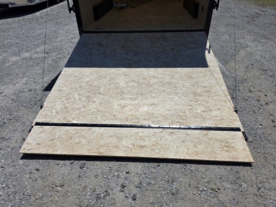 New 2026 Formula Trailers 7.5X16 UTV SXS SCREWLESS 080 BLACKOUT TRIM GOLF CART Cargo / Enclosed Trailer