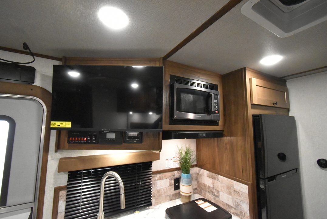 New 2026 Bison Trailers Trailhand 81316 Horse Trailer