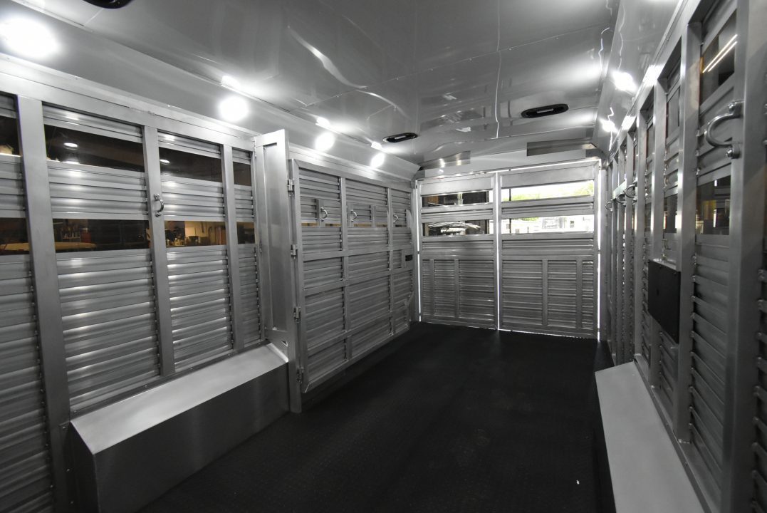 New 2026 Bison Trailers Trailhand 81316 Horse Trailer