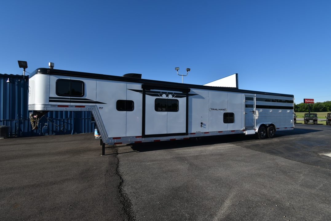New 2026 Bison Trailers Trailhand 81316 Horse Trailer