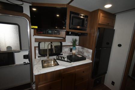 New 2026 Bison Trailers Trailhand 81316 Horse Trailer
