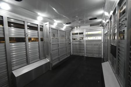 New 2026 Bison Trailers Trailhand 81316 Horse Trailer