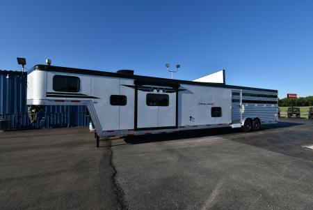 New 2026 Bison Trailers Trailhand 81316 Horse Trailer