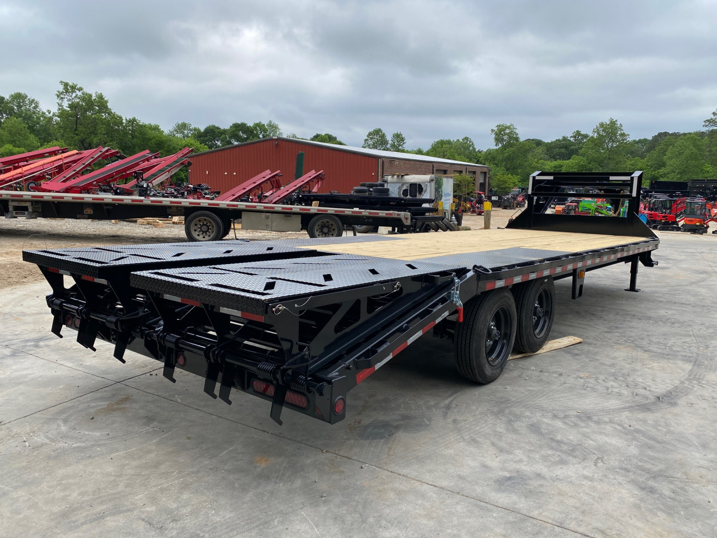 New 2026-Iron-Bull-Trailers-8.5×25-16K-Flatbed-Deckover-Gooseneck-Monster-FG16K825MI