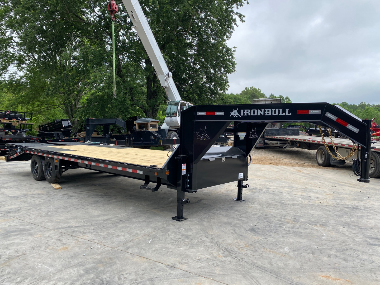 New 2026-Iron-Bull-Trailers-8.5×25-16K-Flatbed-Deckover-Gooseneck-Monster-FG16K825MI