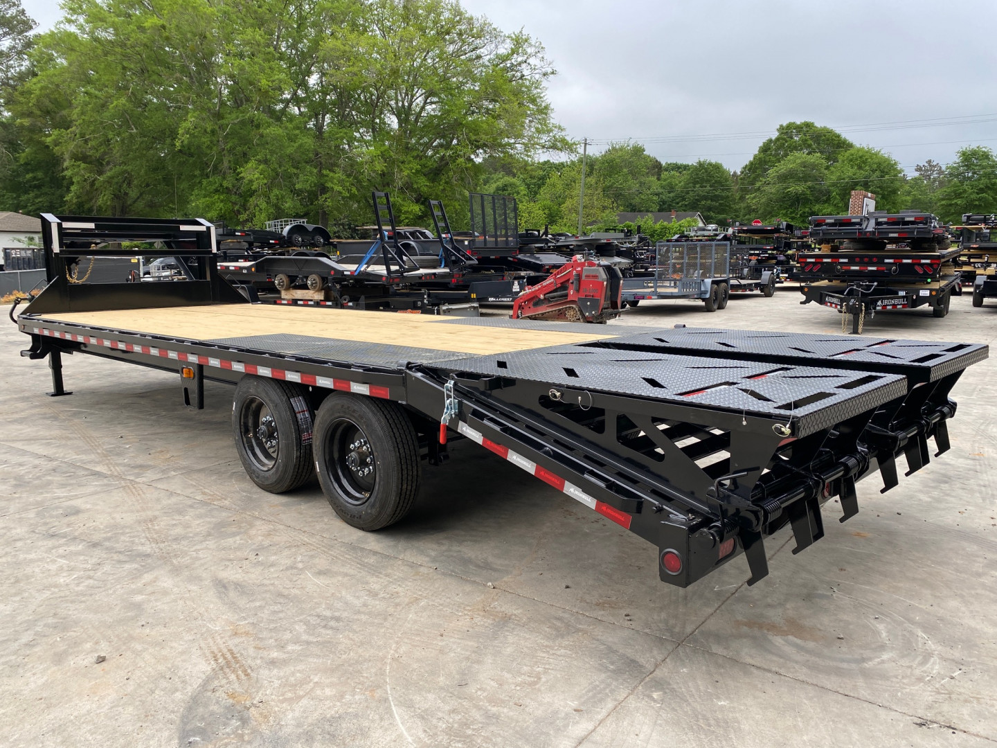New 2026-Iron-Bull-Trailers-8.5×25-16K-Flatbed-Deckover-Gooseneck-Monster-FG16K825MI