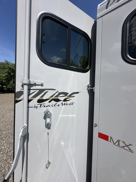 New 2027 Trails West 3H BP ADV MXII Horse Trailer