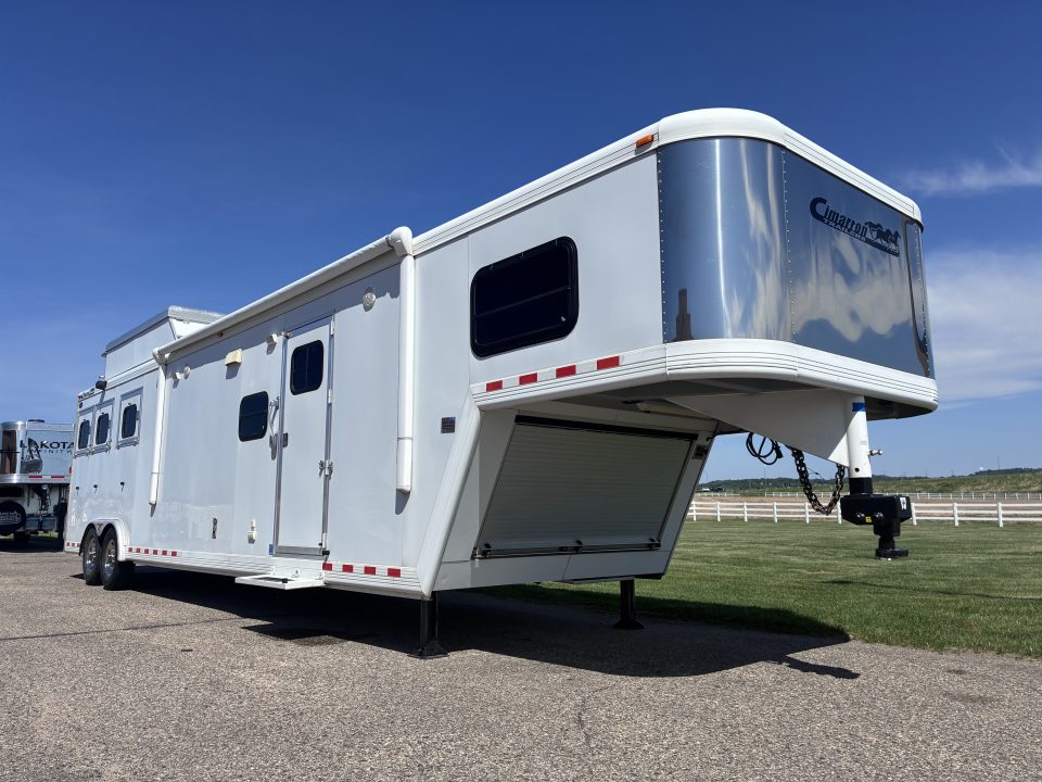 Used 2007 Cimarron Trailers 3H 17'LQ Horse Trailer