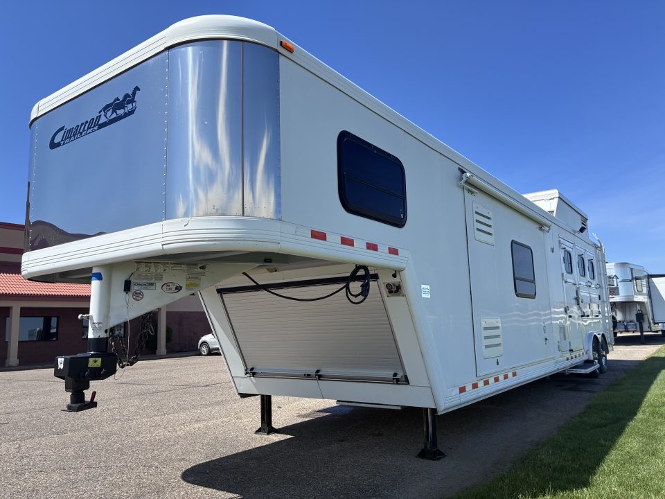 Used 2007 Cimarron Trailers 3H 17'LQ Horse Trailer