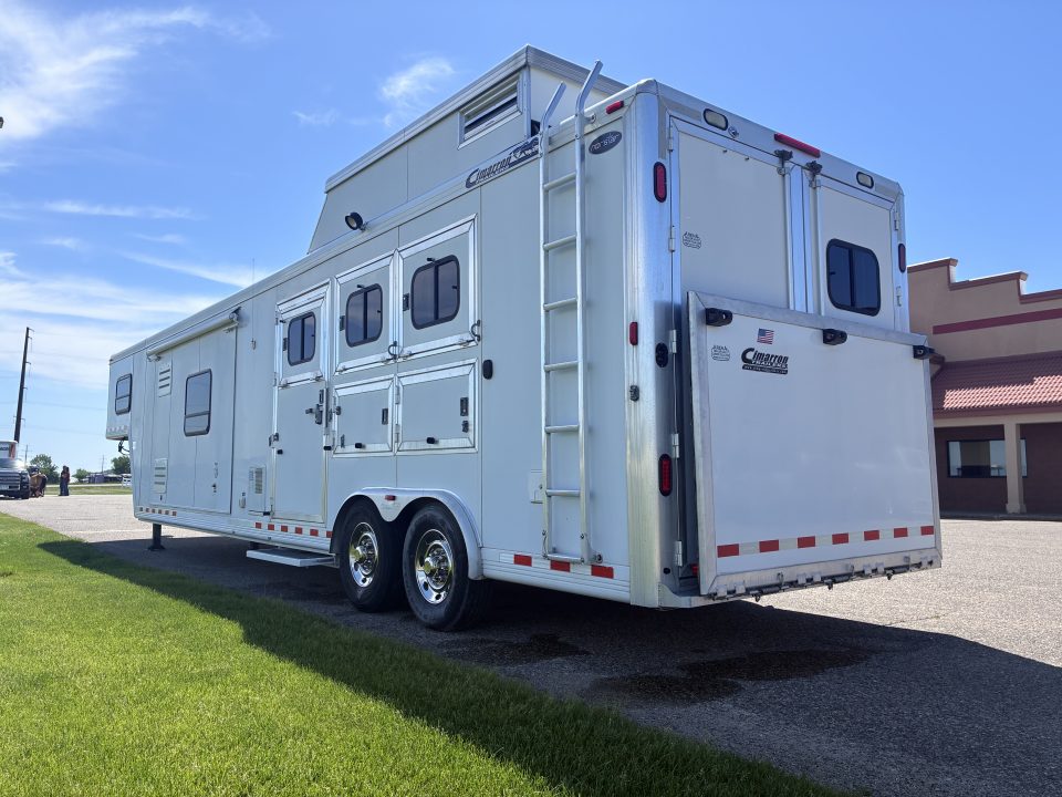 Used 2007 Cimarron Trailers 3H 17'LQ Horse Trailer