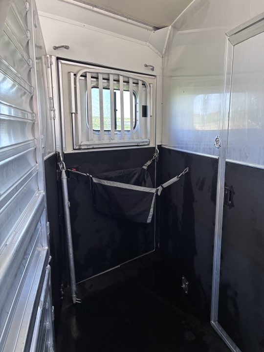 Used 2007 Cimarron Trailers 3H 17'LQ Horse Trailer