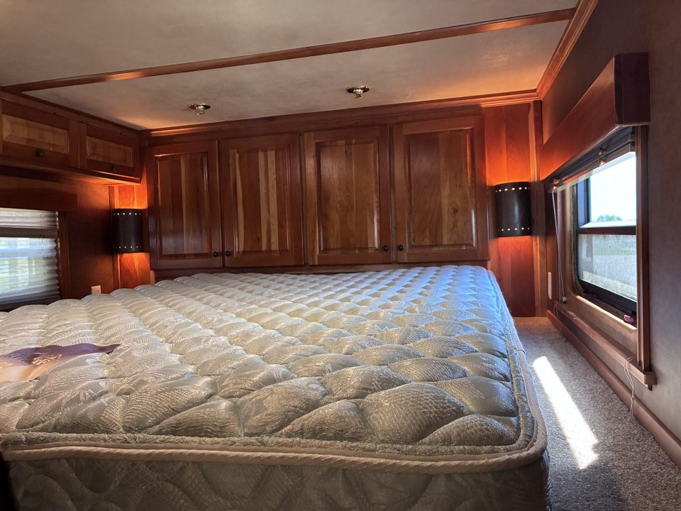Used 2007 Cimarron Trailers 3H 17'LQ Horse Trailer