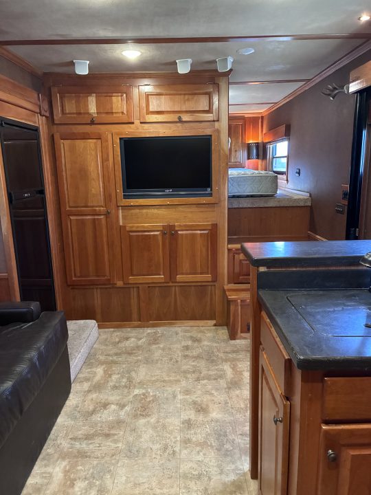 Used 2007 Cimarron Trailers 3H 17'LQ Horse Trailer