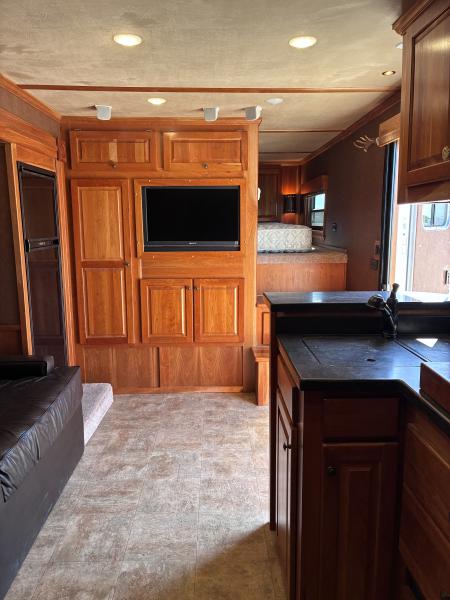 Used 2007 Cimarron Trailers 3H 17'LQ Horse Trailer
