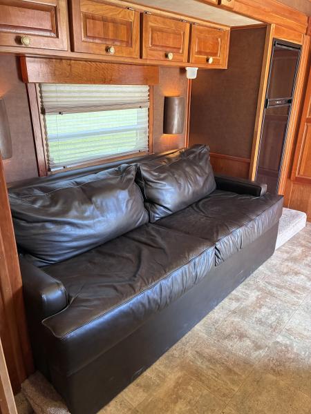Used 2007 Cimarron Trailers 3H 17'LQ Horse Trailer