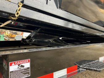 New 2025-Iron-Bull-Trailers-Gooseneck-7×16-14k-7k-Axles-DBG-Roll-Off-Trailer-System-R14K716GI-STACK3
