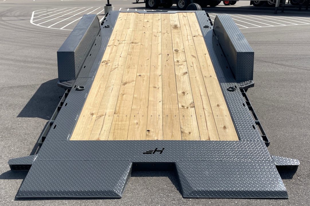 New HORIZON 22’x 83” ETZ ASH GRAY GRAVITY TILT DECK EQUIPMENT TRAILER -15.2K (GVWR), in Deck Storage