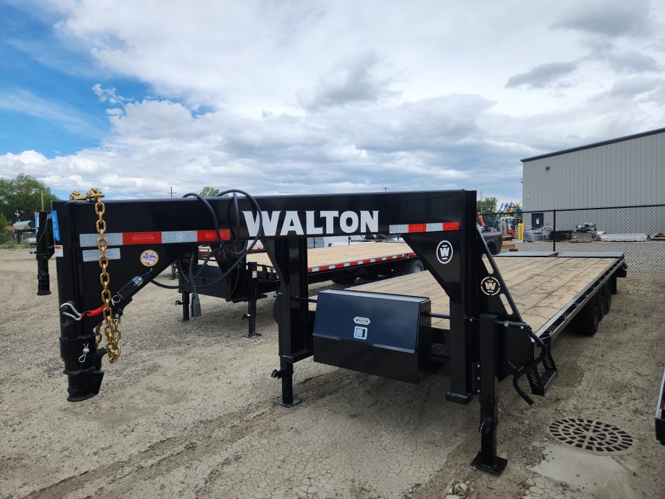 New 2026 Walton Trailer 28' TRIPLE AXLE GN Flatbed Trailer