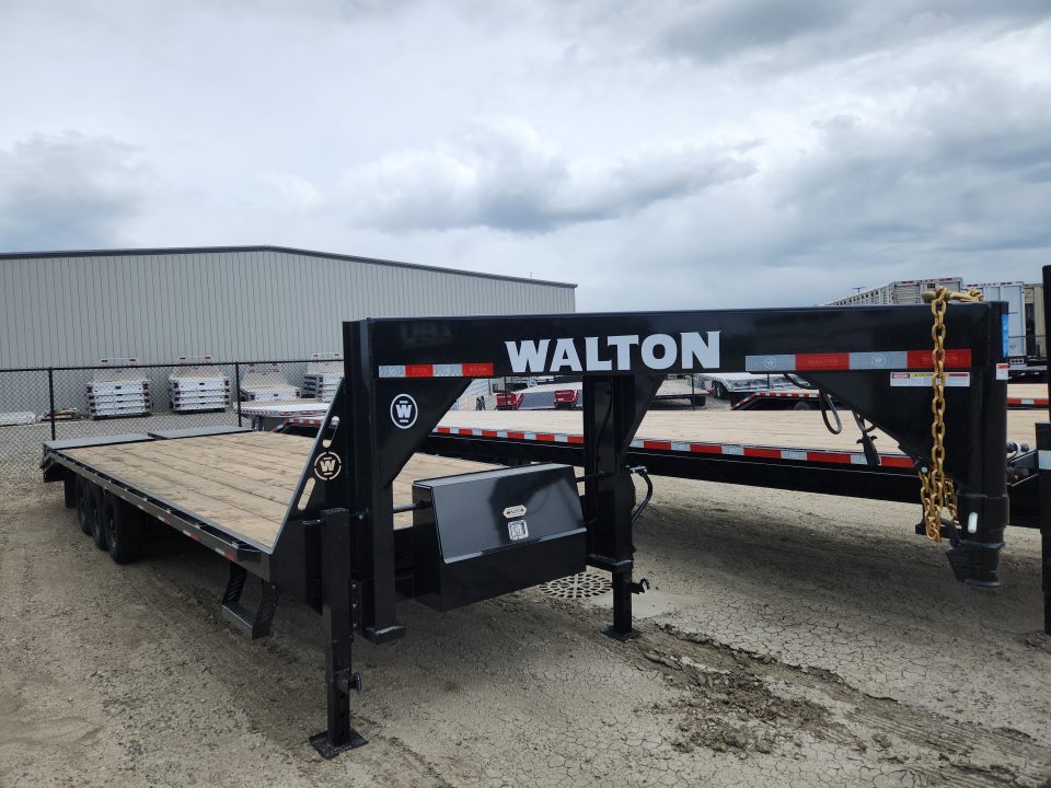 New 2026 Walton Trailer 28' TRIPLE AXLE GN Flatbed Trailer