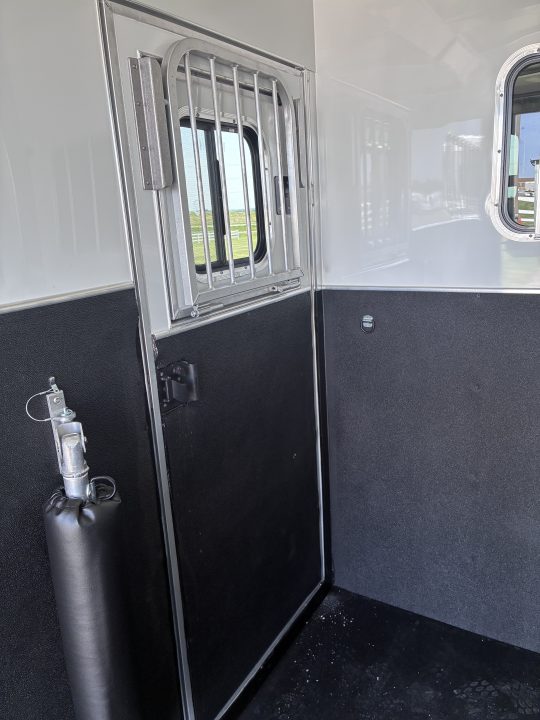 New 2027 Cimarron Trailers 2H Straight Load Gooseneck Horse Trailer