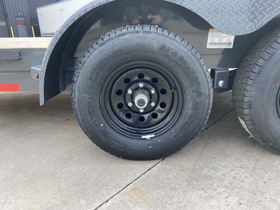 New Lamar Trailers LM 83"X20' CARHAULER