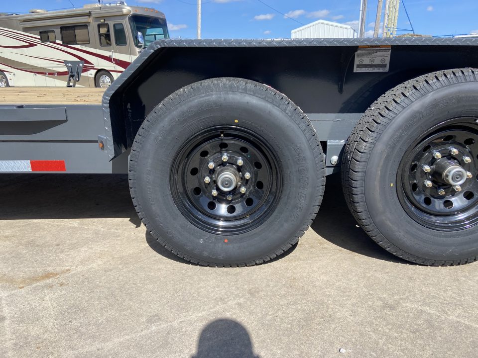New Lamar Trailers LM 83"X20' EQUIP HAULER